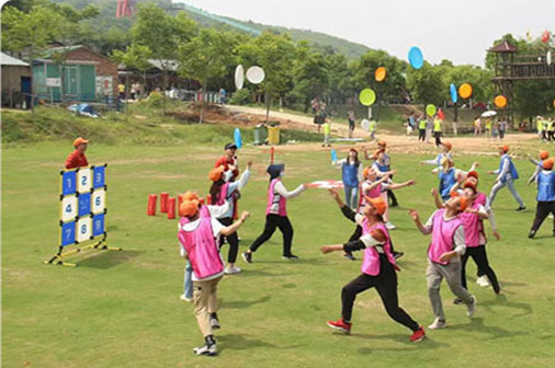 展梦想的同党，，，，，，，谱青春的华章，，，，，，，铸优异的团队...